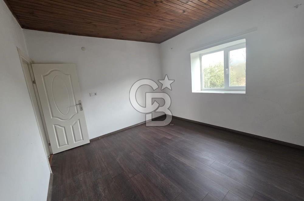 BURHANİYE'DE DOĞA İLE İÇ İÇE MÜSTAKİL BAHÇELİ SATILIK KÖY EVİ