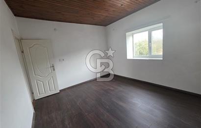 BURHANİYE'DE DOĞA İLE İÇ İÇE MÜSTAKİL BAHÇELİ SATILIK KÖY EVİ