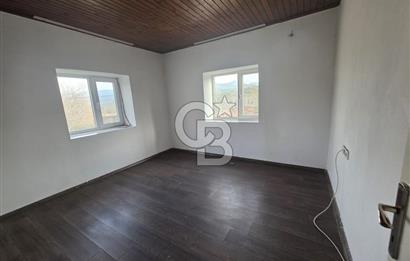 BURHANİYE'DE DOĞA İLE İÇ İÇE MÜSTAKİL BAHÇELİ SATILIK KÖY EVİ