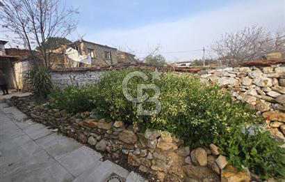 BURHANİYE'DE DOĞA İLE İÇ İÇE MÜSTAKİL BAHÇELİ SATILIK KÖY EVİ