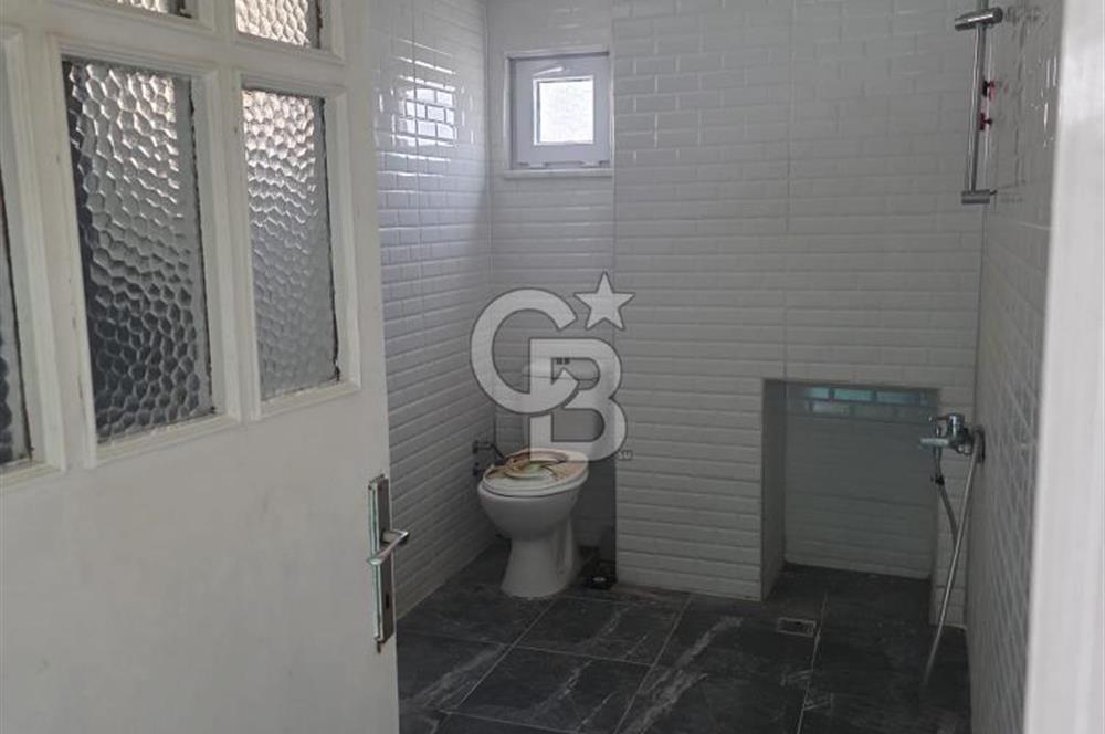 BURHANİYE'DE DOĞA İLE İÇ İÇE MÜSTAKİL BAHÇELİ SATILIK KÖY EVİ