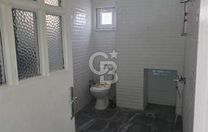 BURHANİYE'DE DOĞA İLE İÇ İÇE MÜSTAKİL BAHÇELİ SATILIK KÖY EVİ