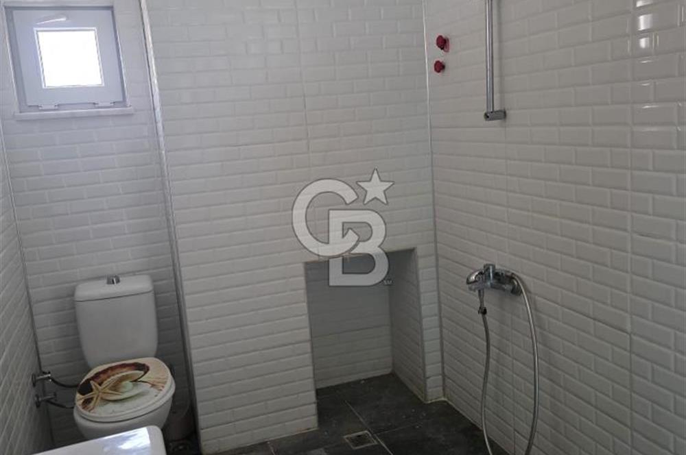 BURHANİYE'DE DOĞA İLE İÇ İÇE MÜSTAKİL BAHÇELİ SATILIK KÖY EVİ