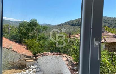 BURHANİYE'DE DOĞA İLE İÇ İÇE MÜSTAKİL BAHÇELİ SATILIK KÖY EVİ