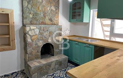 BURHANİYE'DE DOĞA İLE İÇ İÇE MÜSTAKİL BAHÇELİ SATILIK KÖY EVİ