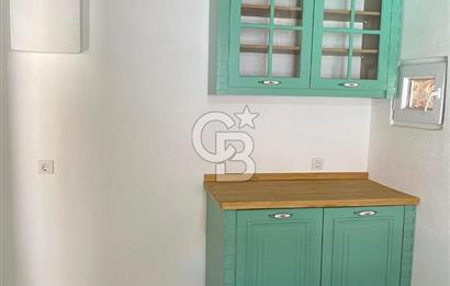 BURHANİYE'DE DOĞA İLE İÇ İÇE MÜSTAKİL BAHÇELİ SATILIK KÖY EVİ