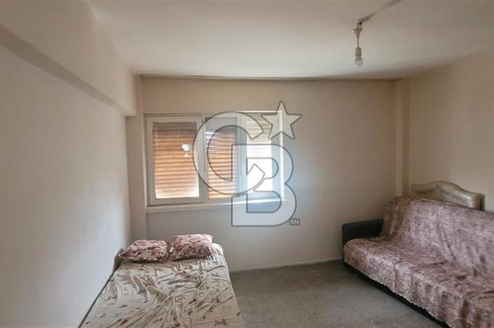 Çiğli Aydınlık Evlerde Merkezi Konumda Satılık 2+1 Daire.