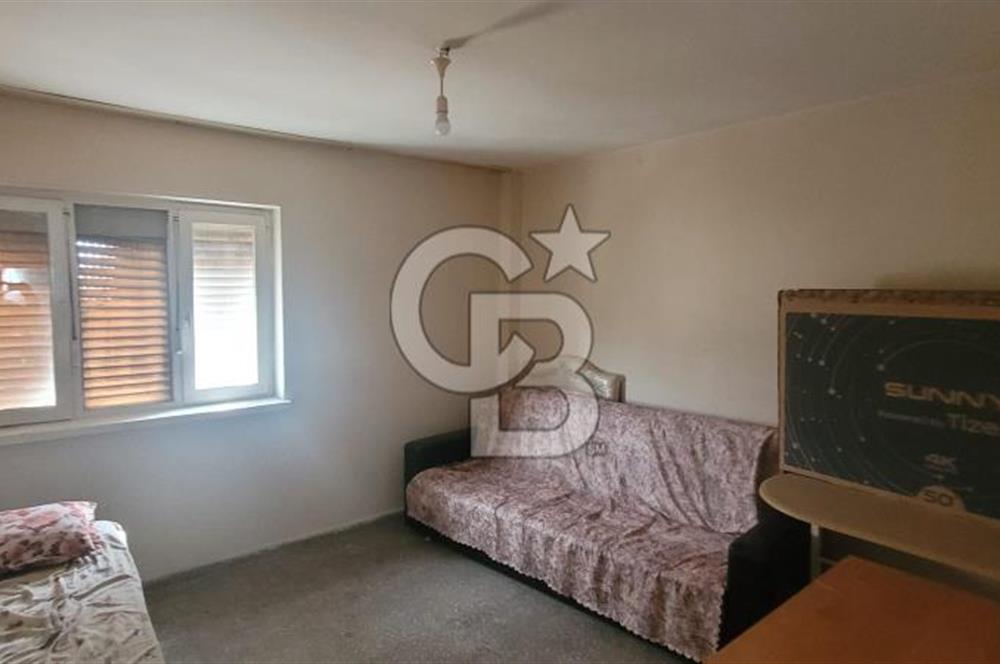 Çiğli Aydınlık Evlerde Merkezi Konumda Satılık 2+1 Daire.