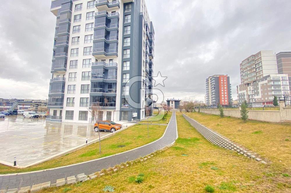 Yeni Bağlıca'da Giriş Kat 3+1 Satılık Site Dairesi