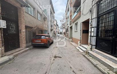 Çiğli Yeni Mahallede Merkezi Konumda Satılık 3+1