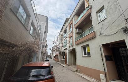 Çiğli Yeni Mahallede Merkezi Konumda Satılık 3+1