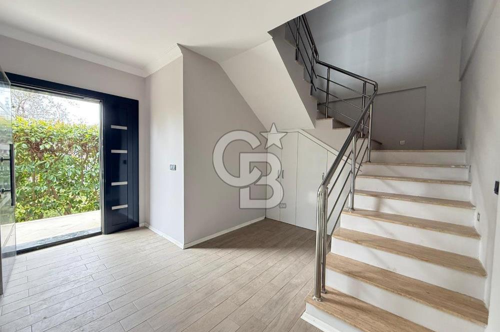 Urla Kuşçularda Kiralık 4+1 Villa