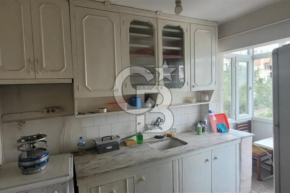 Çiğli Aydınlık Evlerde Merkezi Konumda Satılık 2+1 Daire.