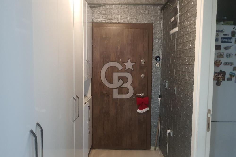 ÇİĞLİ ESENTEPE'DE KÖRFEZ MANZARALI İÇİ FULL TADİLATLI GENİŞ 2+1 DAİRE