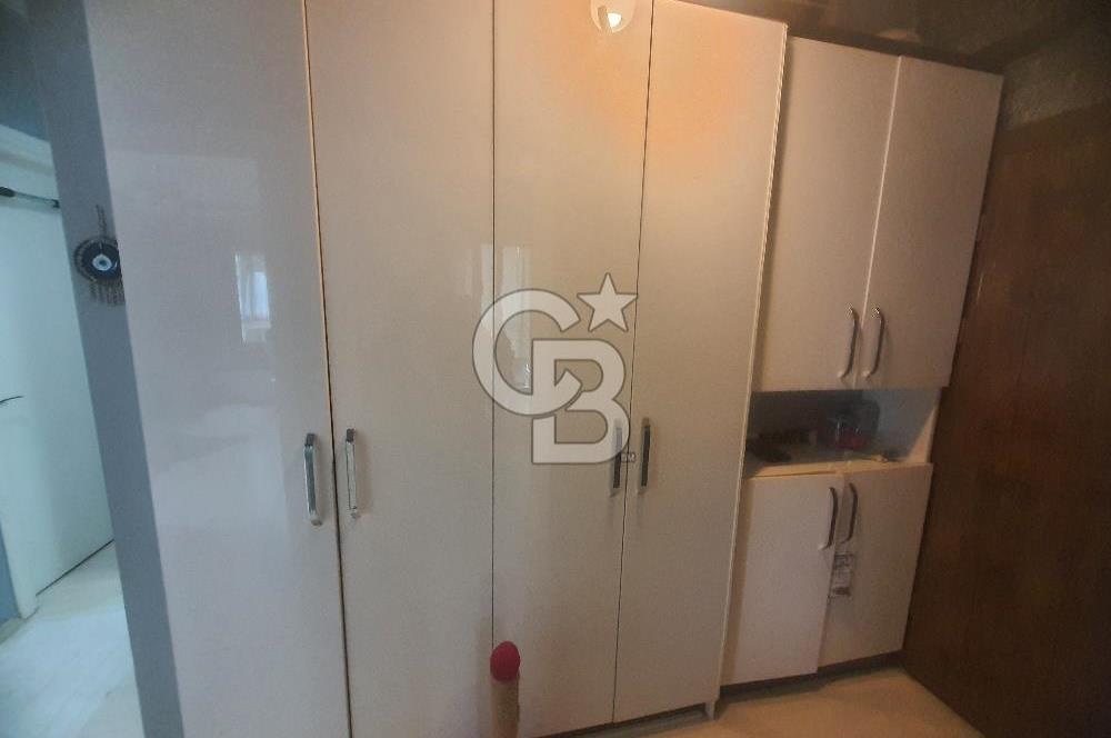 ÇİĞLİ ESENTEPE'DE KÖRFEZ MANZARALI İÇİ FULL TADİLATLI GENİŞ 2+1 DAİRE