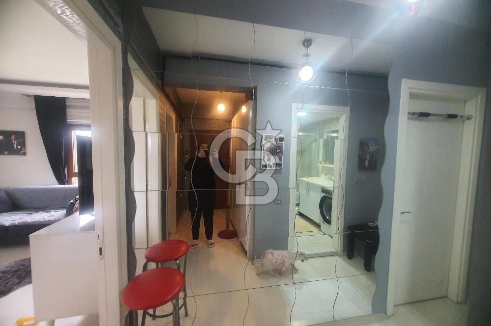 ÇİĞLİ ESENTEPE'DE KÖRFEZ MANZARALI İÇİ FULL TADİLATLI GENİŞ 2+1 DAİRE