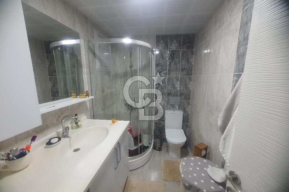 ÇİĞLİ ESENTEPE'DE KÖRFEZ MANZARALI İÇİ FULL TADİLATLI GENİŞ 2+1 DAİRE