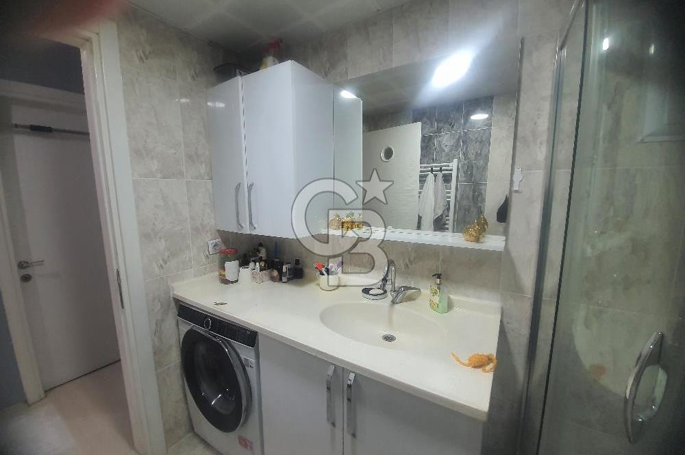 ÇİĞLİ ESENTEPE'DE KÖRFEZ MANZARALI İÇİ FULL TADİLATLI GENİŞ 2+1 DAİRE