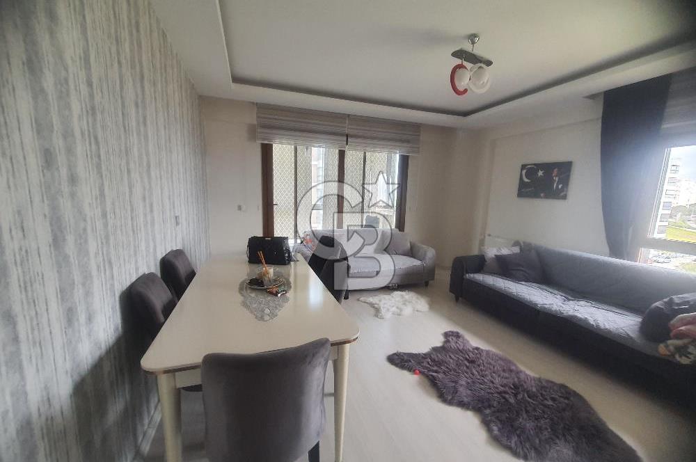 ÇİĞLİ ESENTEPE'DE KÖRFEZ MANZARALI İÇİ FULL TADİLATLI GENİŞ 2+1 DAİRE