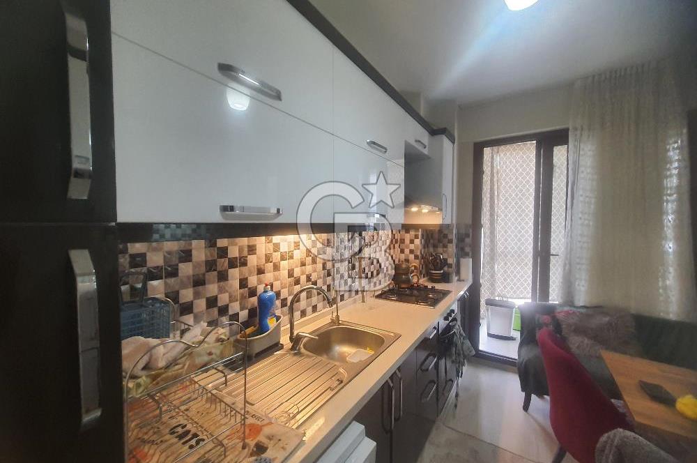 ÇİĞLİ ESENTEPE'DE KÖRFEZ MANZARALI İÇİ FULL TADİLATLI GENİŞ 2+1 DAİRE