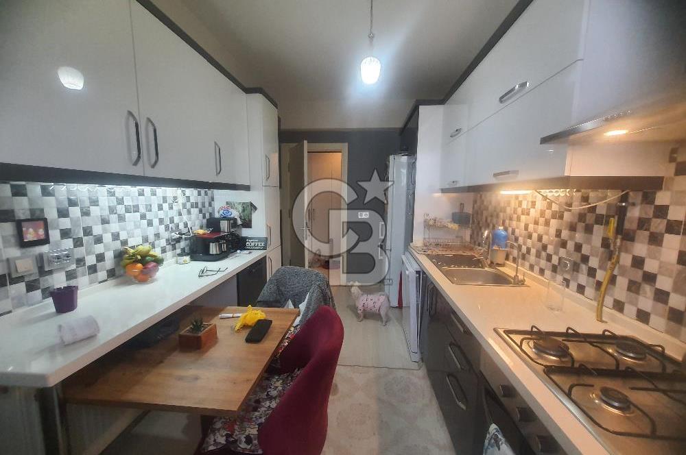 ÇİĞLİ ESENTEPE'DE KÖRFEZ MANZARALI İÇİ FULL TADİLATLI GENİŞ 2+1 DAİRE