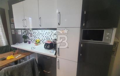 ÇİĞLİ ESENTEPE'DE KÖRFEZ MANZARALI İÇİ FULL TADİLATLI GENİŞ 2+1 DAİRE