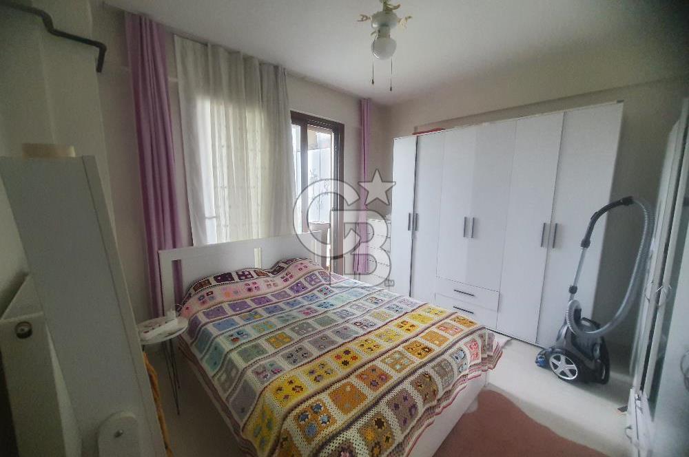 ÇİĞLİ ESENTEPE'DE KÖRFEZ MANZARALI İÇİ FULL TADİLATLI GENİŞ 2+1 DAİRE