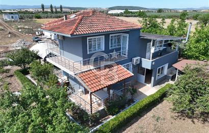 İzmir Menderes'de 5+2 Satılık Müştemilatlı Müstakil Dubleks Ev