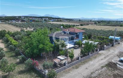 İzmir Menderes'de 5+2 Satılık Müştemilatlı Müstakil Dubleks Ev