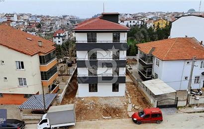 Derince'de Merkezi Konumda Satılık 2+1 95 M² Yüksek Giriş Daire