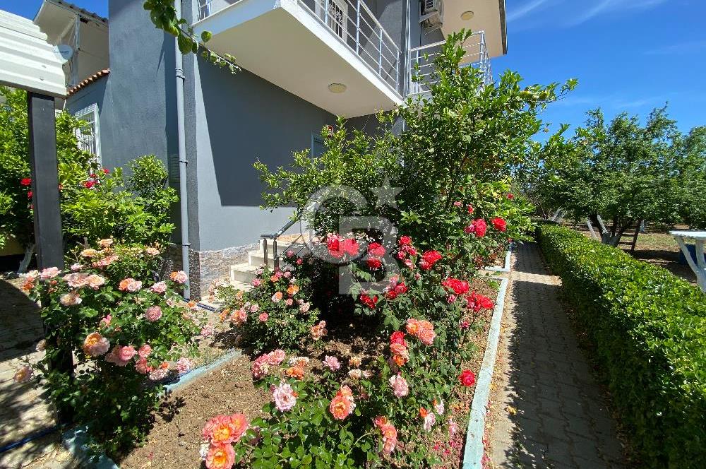 İzmir Menderes'de 5+2 Satılık Müştemilatlı Müstakil Dubleks Ev