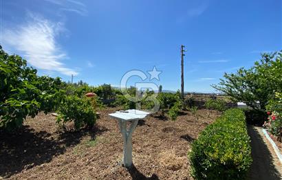 İzmir Menderes'de 5+2 Satılık Müştemilatlı Müstakil Dubleks Ev