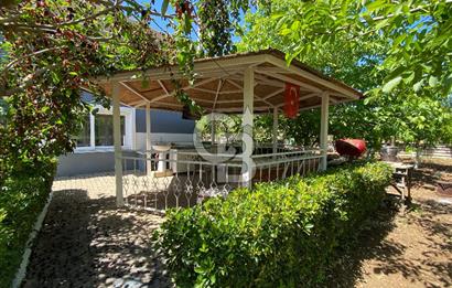 İzmir Menderes'de 5+2 Satılık Müştemilatlı Müstakil Dubleks Ev