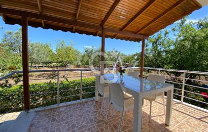 İzmir Menderes'de 5+2 Satılık Müştemilatlı Müstakil Dubleks Ev