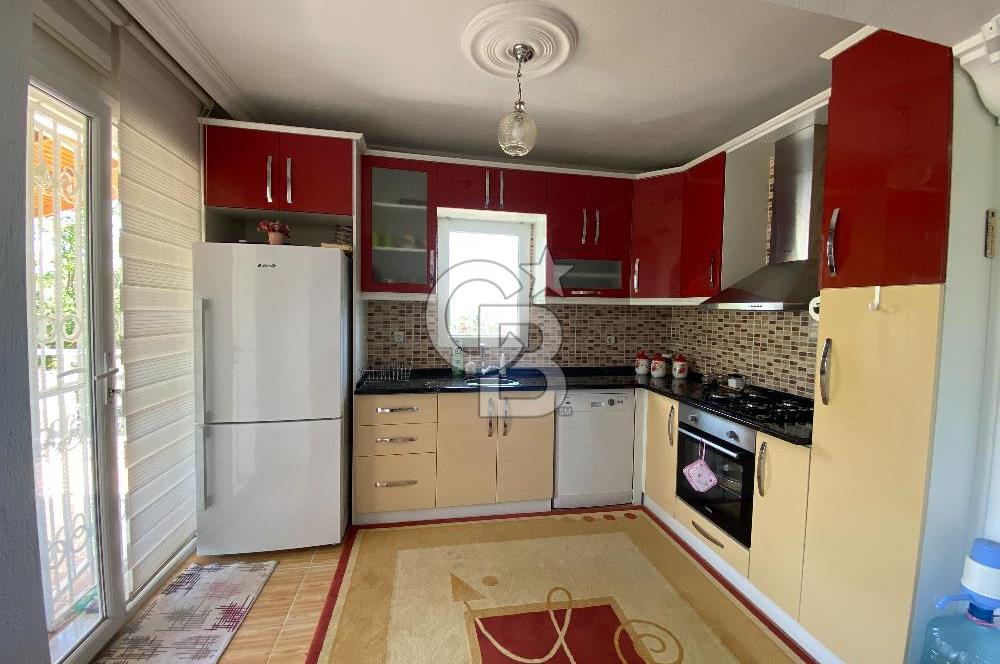 İzmir Menderes'de 5+2 Satılık Müştemilatlı Müstakil Dubleks Ev