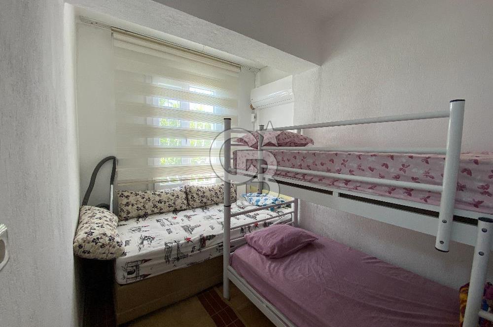 İzmir Menderes'de 5+2 Satılık Müştemilatlı Müstakil Dubleks Ev