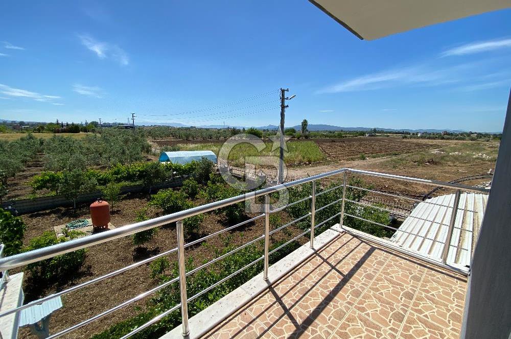 İzmir Menderes'de 5+2 Satılık Müştemilatlı Müstakil Dubleks Ev