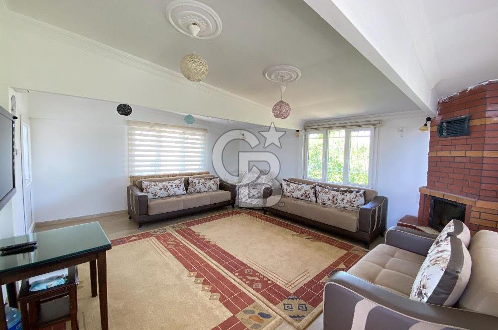 İzmir Menderes'de 5+2 Satılık Müştemilatlı Müstakil Dubleks Ev