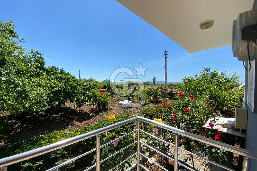 İzmir Menderes'de 5+2 Satılık Müştemilatlı Müstakil Dubleks Ev