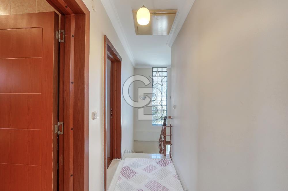 Çeşme Şifne'de Müstakil Bahçeli Dubleks Villa Denize 5 Dakika