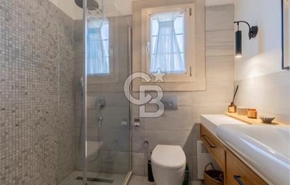 Alaçatı’da Satılık Cumbalı, Eşyalı 3+1 Villa