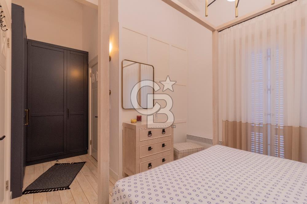 Alaçatı’da Satılık Cumbalı, Eşyalı 3+1 Villa