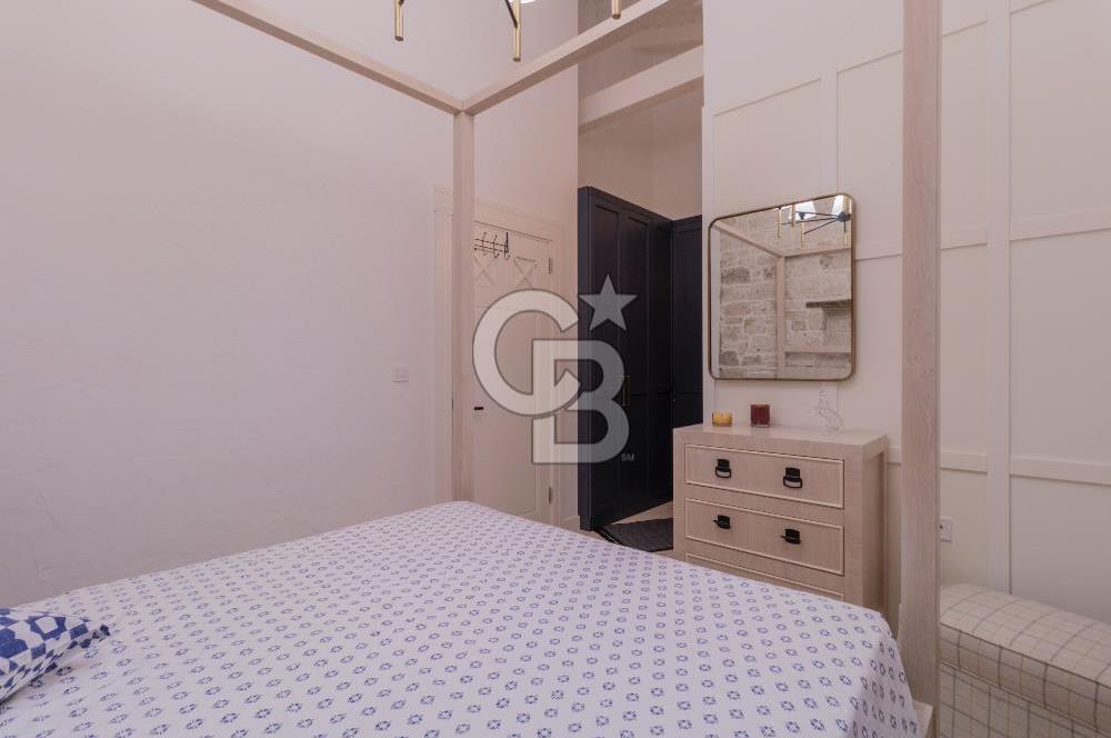 Alaçatı’da Satılık Cumbalı, Eşyalı 3+1 Villa