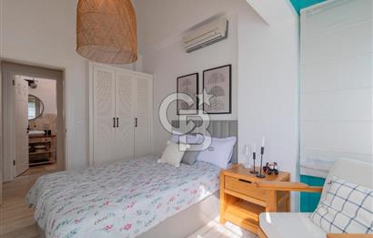 Alaçatı’da Satılık Cumbalı, Eşyalı 3+1 Villa