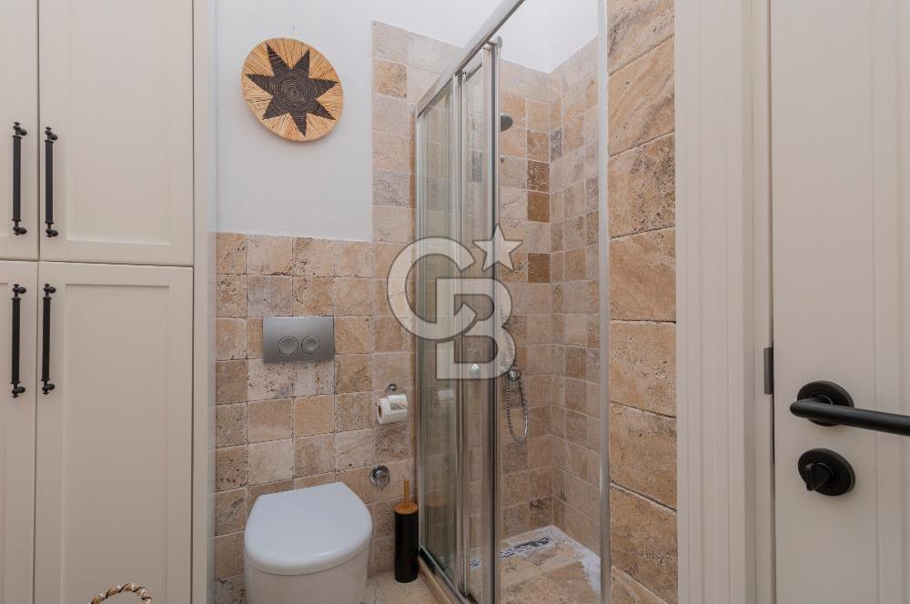 Alaçatı’da Satılık Cumbalı, Eşyalı 3+1 Villa