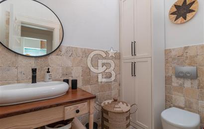 Alaçatı’da Satılık Cumbalı, Eşyalı 3+1 Villa