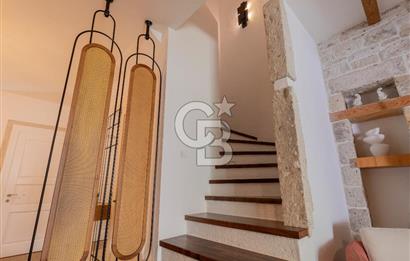 Alaçatı’da Satılık Cumbalı, Eşyalı 3+1 Villa