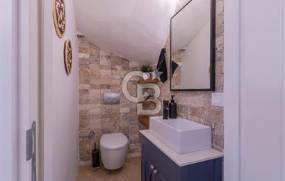 Alaçatı’da Satılık Cumbalı, Eşyalı 3+1 Villa