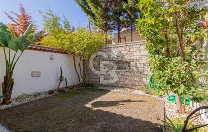 Alaçatı’da Satılık Cumbalı, Eşyalı 3+1 Villa