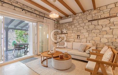 Alaçatı’da Satılık Cumbalı, Eşyalı 3+1 Villa